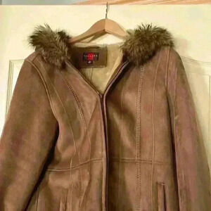 Gallery Women’s faux‎ fur Brown jacket